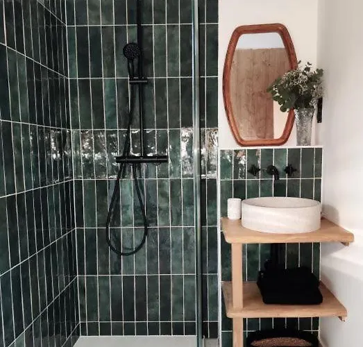 Racine * Saint-Leon-sur-Vezere